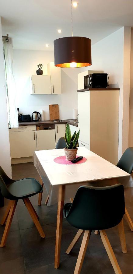 Weingut U. Gaestehaus Becker Platten Eksteriør bilde